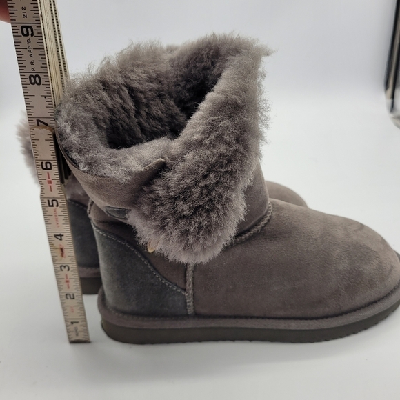 Cozie Steps Shoes Women's 6.5 Genuine Australian Sheepskin Toggle Short Boots - Picture 4 of 15